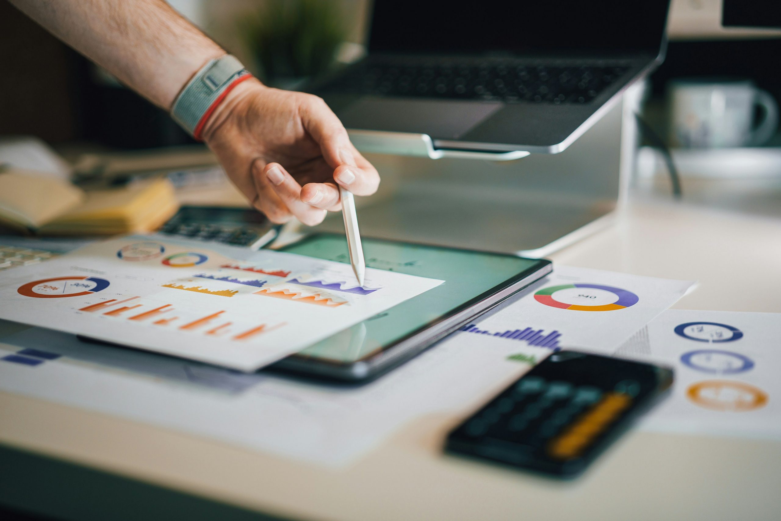 Understanding the ROI of AI in E-commerce: A Closer Look at Vortex IQ’s Impact on Efficiency and Revenue